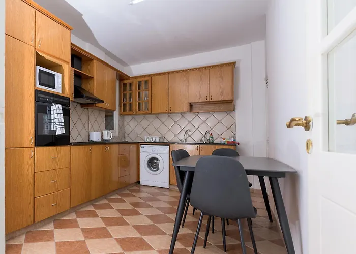 Maple Oak 102 * Larnaca